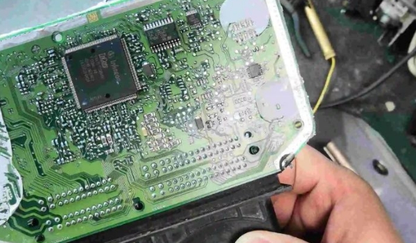 epc燈亮是什么故障，發(fā)動機(jī)電子穩(wěn)定系統(tǒng)故障