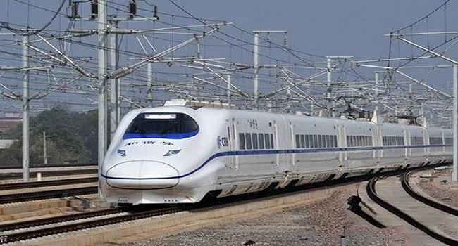 動車和高鐵有什么區(qū)別，會車時車速慢的讓車速快的