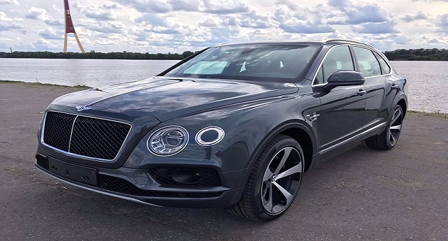 賓利越野車suv報(bào)價(jià)，新添越長(zhǎng)袖版高達(dá)240億種內(nèi)飾組合簡(jiǎn)直太牛了