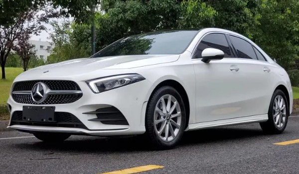 奔馳是哪個(gè)國(guó)家的品牌汽車 德國(guó)汽車品牌(最便宜的奔馳21萬(wàn))