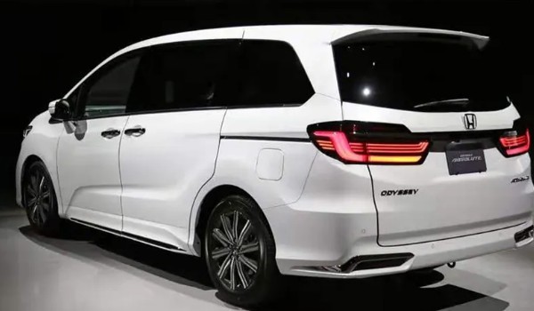 本田奧德賽2022款圖片報(bào)價(jià) 新車(chē)售價(jià)22萬(wàn)一臺(tái)(二手價(jià)12萬(wàn))