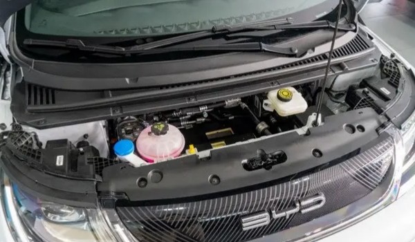 10萬左右的新能源汽車推薦 海豚續(xù)航達401km(售價僅10萬元)