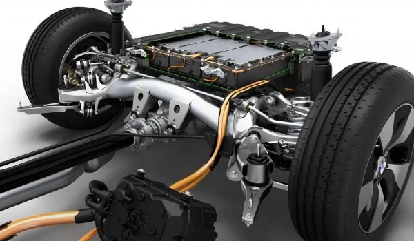 插電混動(dòng)好還是油電混動(dòng)好，插電混動(dòng)油耗更低（油電混動(dòng)更便利）