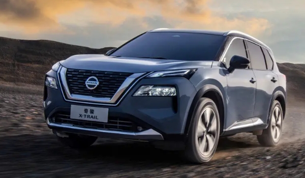 日產(chǎn)奇駿落地價(jià)多少錢，全款落地19萬(wàn)（分期落地首付7萬(wàn)）