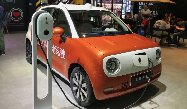 10萬元內(nèi)最好電動(dòng)汽車，宏光MINIEV價(jià)格最低銷量最高