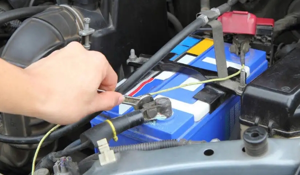 汽車蓄電池幾年換一次，新車保質(zhì)期三年或10萬(wàn)多公里