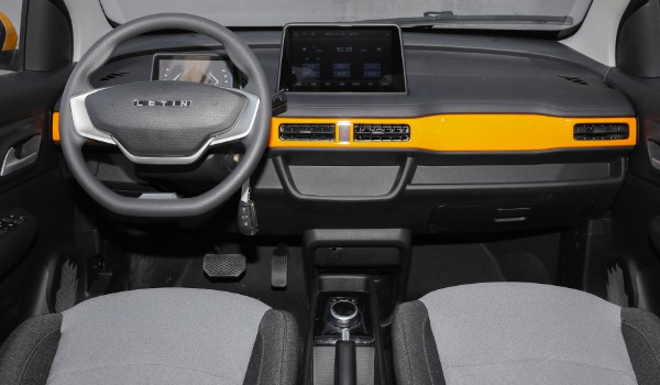 雷丁鋰電動(dòng)汽車價(jià)格 芒果新車售價(jià)2萬(wàn)(落地價(jià)3萬(wàn))