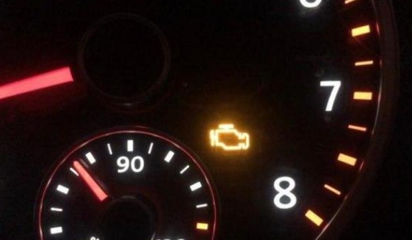 發(fā)動(dòng)機(jī)故障燈亮了還能開(kāi)嗎，能開(kāi)但是最好不要開(kāi)