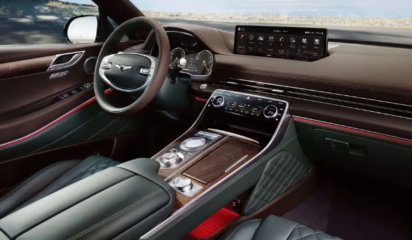 捷尼賽思g70怎么樣，搭載2.0T+8AT的動力組成（尺寸空間寬敞舒適）