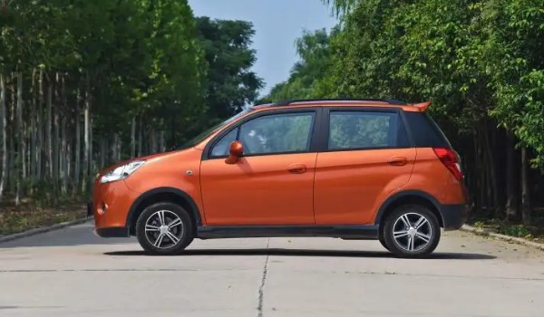 海馬愛尚ev純電動(dòng)汽車怎么樣 續(xù)航可達(dá)100km(配置功能豐富)