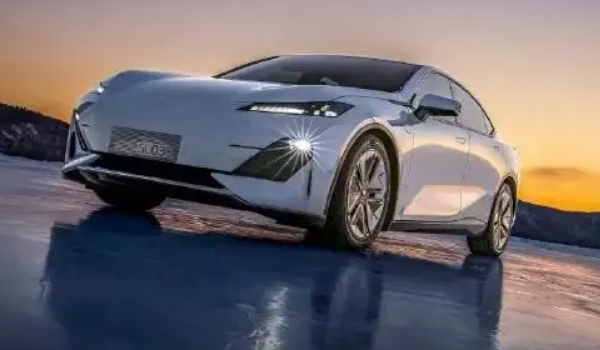 長安深藍(lán)sl03最新消息，上市后廠商報(bào)價16萬起