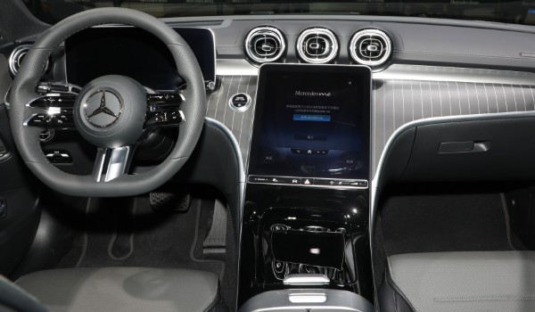 奔馳c級(jí)系列全部車(chē)型推薦 c260L運(yùn)動(dòng)版性價(jià)比高(售價(jià)34萬(wàn))