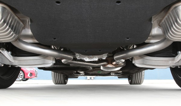 林肯飛行家的參數(shù)配置 搭載3.0T發(fā)動機(jī)(車身長達(dá)5米)