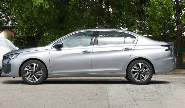 標(biāo)致408油耗多少真實(shí)油耗 百公里油耗實(shí)測8L(一公里消耗6毛錢)