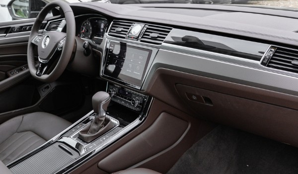 大眾輝昂怎么樣值得買嗎 車身長達(dá)5米(搭載2.0T發(fā)動(dòng)機(jī))