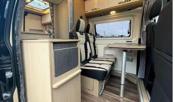 福特小房車16.8萬，內裝精致全面（適合兩人旅行）