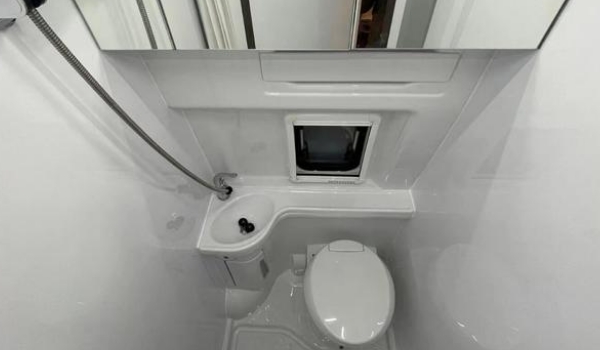 福特小房車16.8萬，內裝精致全面（適合兩人旅行）