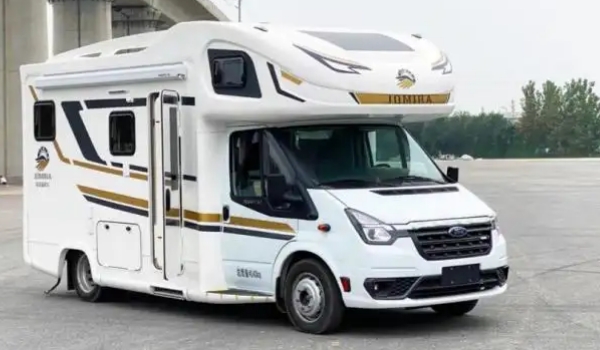 福特小房車16.8萬，內裝精致全面（適合兩人旅行）