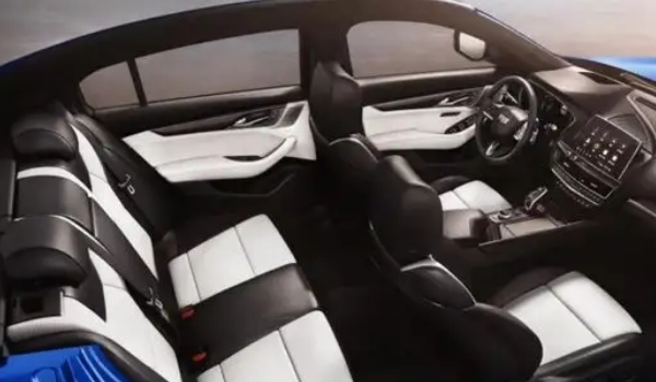 凱迪拉克ct5怎么樣，標配2.0T+10AT動力組合（配置高級豪華）