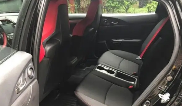 本田思域怎么樣，新款車(chē)型搭載1.5T+CVT動(dòng)力（綜合油耗不到6L）