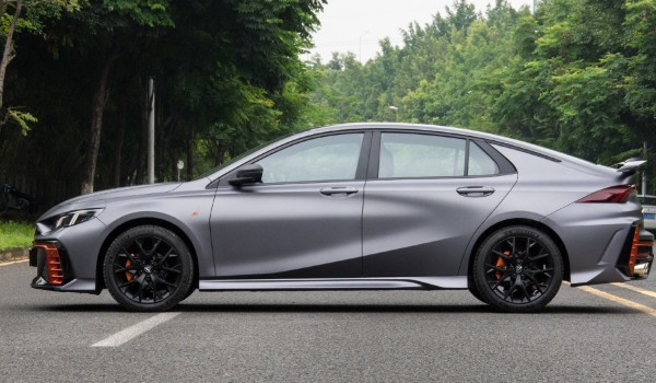 廣汽傳祺影豹報(bào)價(jià) 2022款影豹售價(jià)13萬(wàn)一臺(tái)(落地15萬(wàn))