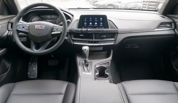 凱迪拉克ct4怎么樣值得買嗎 搭載2.0T發(fā)動機(車身長達4.7米)