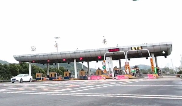 高速免費(fèi)是入口還是出口時(shí)間為準(zhǔn) 出高速公路為準(zhǔn)（需要特別注意）