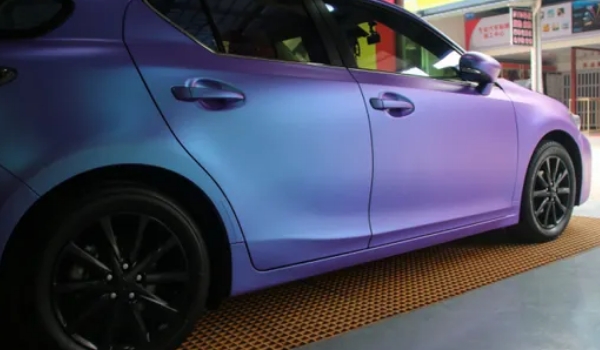 汽車改色貼膜大概多少錢，價格在3000-6000元左右