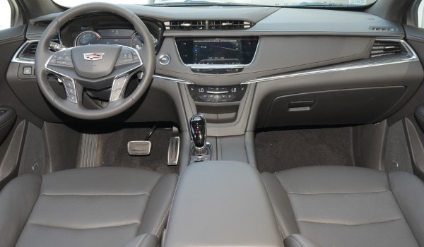 凱迪拉克xt5最新價(jià)格2022圖片 新款xt5售價(jià)26萬(二手價(jià)14萬)