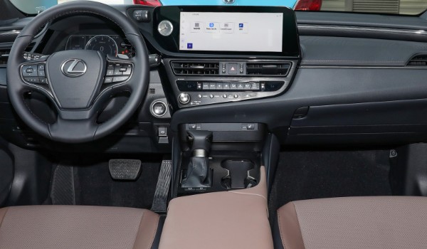 雷克薩斯es200新款價(jià)格和圖片2022 新車售價(jià)29萬一臺(落地33萬)