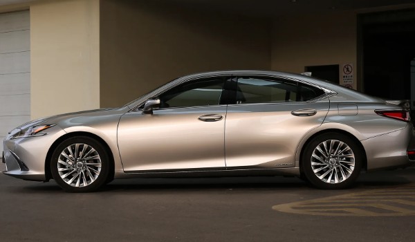 雷克薩斯es的油耗多少 百公里油耗實測8.7L(一公里消耗7毛錢)