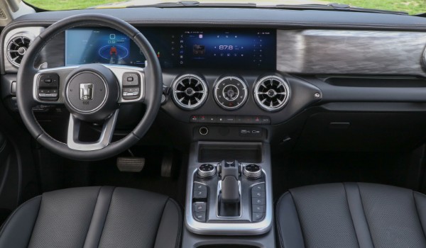 長城坦途克300圖片報價頂配 坦途克300頂配售價28萬(落地31萬)