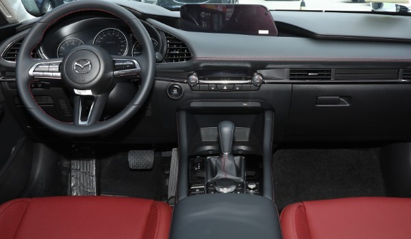 馬自達3昂克賽拉參數(shù)配置 搭載2.0L發(fā)動機(車身長達4.6米)