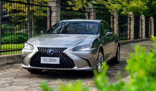 雷克薩斯ES怎么樣 性價(jià)比很高的一款車(chē)（車(chē)輛定位中大型級(jí)別）