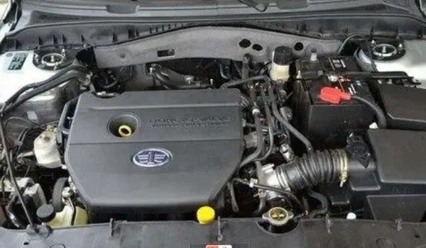 奔騰b70新款發(fā)動(dòng)機(jī)怎么樣 搭載2.0T發(fā)動(dòng)機(jī)(動(dòng)力十分強(qiáng)勁)