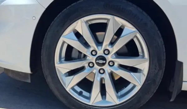 雪佛蘭邁銳寶xl輪胎型號(hào) 輪胎型號(hào)為245/45 r18(兩大輪胎品牌)