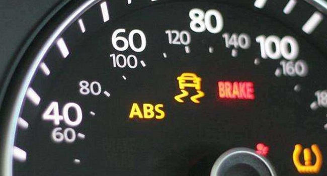 abs燈亮了是什么原因，燈亮就表示不正常要及時(shí)檢查維修