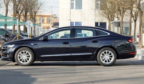 別克君越油耗高嗎 百公里油耗實(shí)測(cè)8.2L(一公里消耗7毛錢(qián))