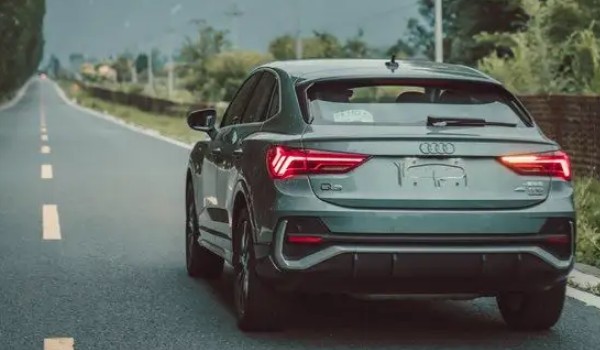 奧迪q3新款價(jià)格2022款圖片 2022款q3售價(jià)21萬(分期首付6萬)