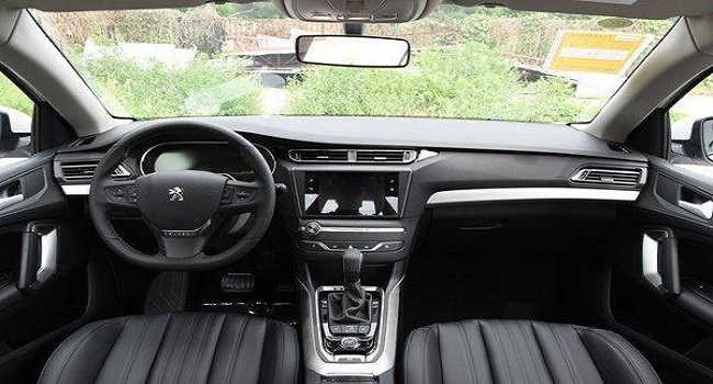 2022款全新標(biāo)致408落地價(jià)，落地價(jià)12.18萬(wàn)元全款無(wú)壓力