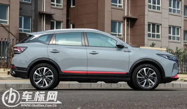 東風(fēng)風(fēng)神AX7價格多少 2023款風(fēng)神AX7僅售10萬一輛(二手3萬)