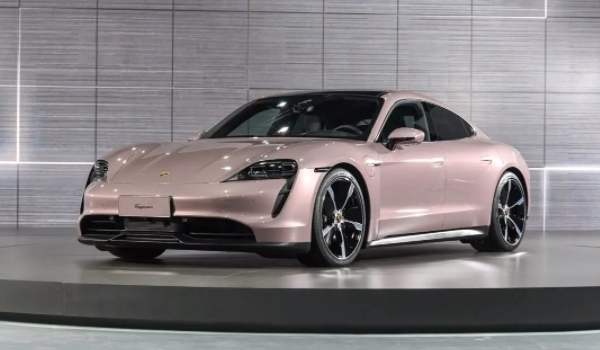 保時(shí)捷30萬(wàn)一50萬(wàn)車型圖片 目前沒(méi)有30萬(wàn)到50萬(wàn)的車型區(qū)間