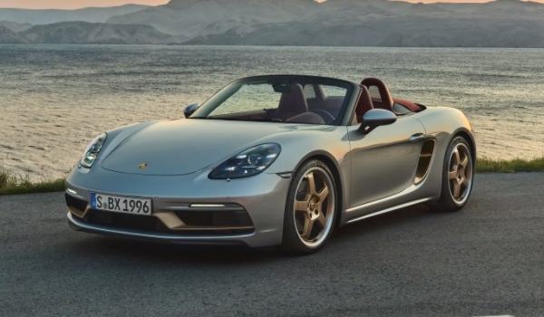 保時(shí)捷30萬(wàn)一50萬(wàn)車型圖片 目前沒(méi)有30萬(wàn)到50萬(wàn)的車型區(qū)間