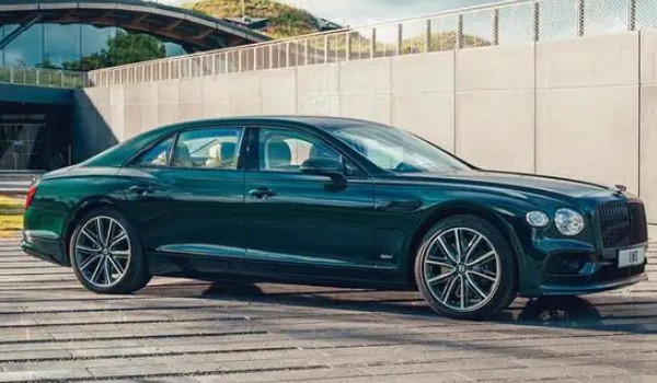 飛馳插電混動版價(jià)格 2022款飛馳插電混動版248萬