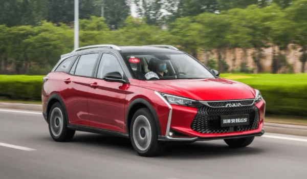 東風風神奕炫gs2021新款車價格 奕炫gs2021款售價7.49萬元（全款落地8.38萬元）