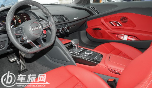 奧迪r8最新價(jià)格2022款 2022款?yuàn)W迪r8售價(jià)232萬(wàn)(分期首付69萬(wàn))