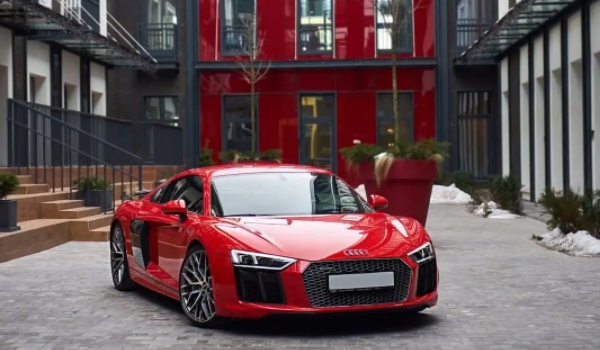 奧迪r8敞篷版多少錢(qián) 奧迪r8敞篷版新車(chē)售價(jià)232.38萬(wàn)（全款落地258.85萬(wàn)）