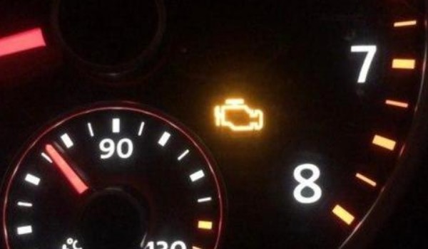 發(fā)動(dòng)機(jī)故障標(biāo)志亮燈 有8種原因?qū)е?發(fā)動(dòng)機(jī)沒(méi)有維護(hù))