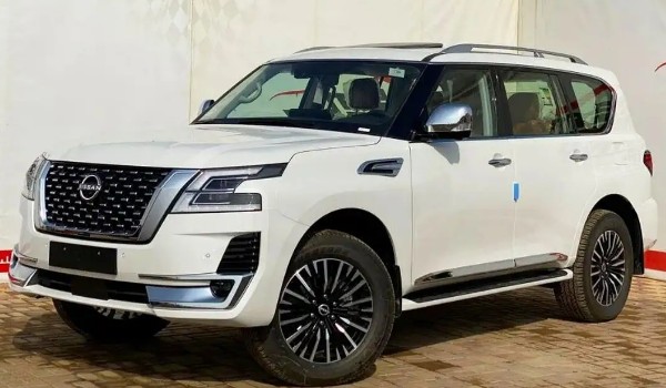 日產(chǎn)途樂2023款新款圖片價(jià)格四驅(qū)版 2023款途樂售價(jià)79萬(wàn)(分期首付23萬(wàn))