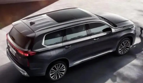 攬?jiān)滦姓廊A版2022價(jià)格 沒有行政豪華版車型(攬?jiān)率蹆r(jià)17萬(wàn)一輛)